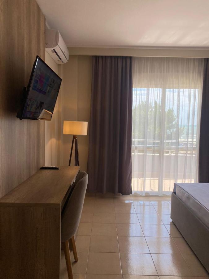 Rumar Hotel Дуррес Экстерьер фото